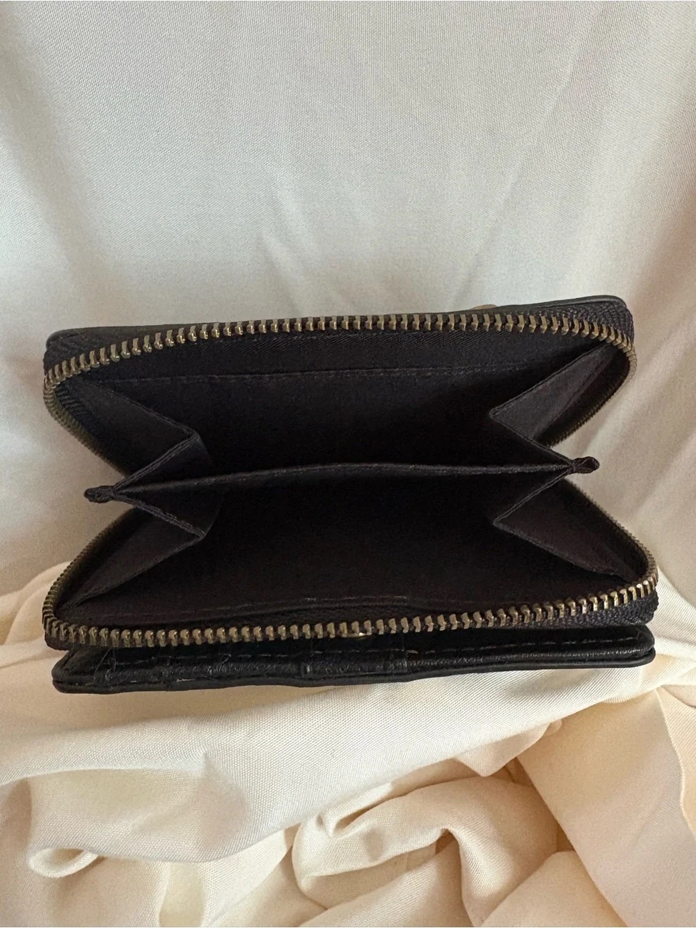 Fossil compact wallet